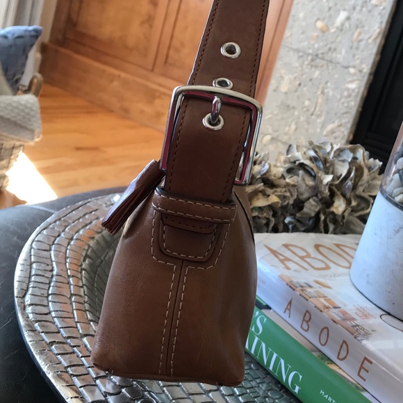 VINTAGE COACH TAN BAGUETTE BAG - Picture 8 of 16